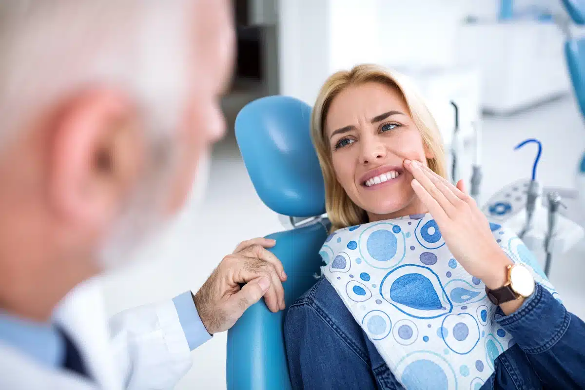 pain in dentist chair